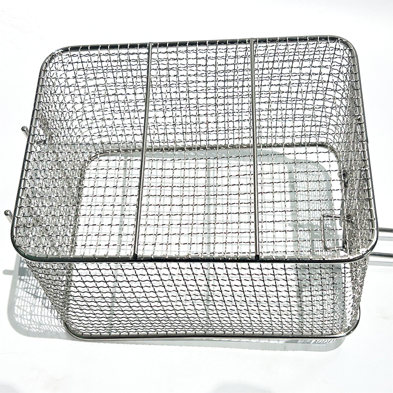 Heavy Deep Wire Frying Basket with Round Corners and Insulated Handle for Commercial or Home Use